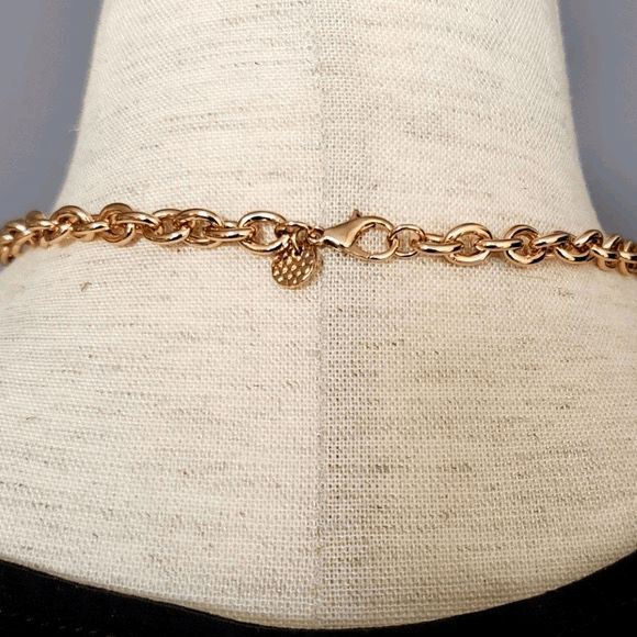 Marlyn Schiff Geometric Necklace Gold - Picture 6 of 6